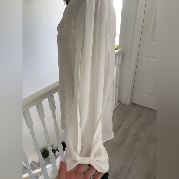 White House Black market 3/4 Bow sleeve burnout, blouse. - Picture 8 of 11